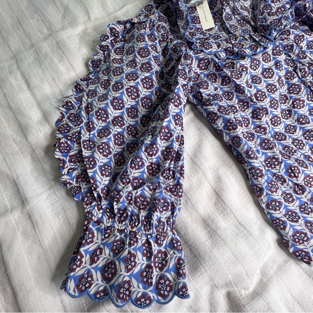 Maeve by Anthropologie Periwinkle Blue White Patterned Ruffled Top Large - Picture 4 of 7